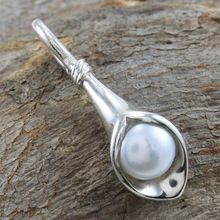 white pearl gemstone pendant