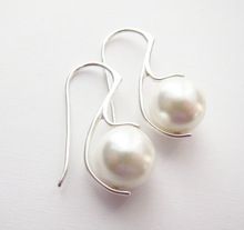 pearl earrings dangle