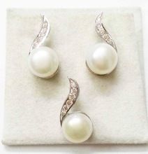 Sterling Silver Pearl Stud