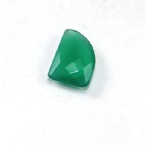 Horn Shape Green Onyx Stone