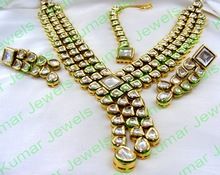 ELEGANT KUNDAN NECKLACE