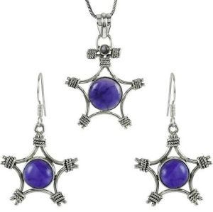 Beautiful 925 Sterling Silver Amethyst Gemstone Pendant and Earrings Set