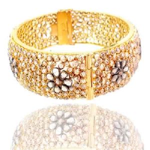 18K GOLD DIAMOND INDIAN ETHNIC BANGLE