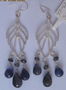 Iolite silver earring