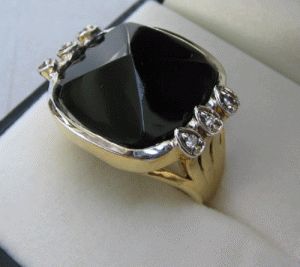 Ring With diamond and onyx