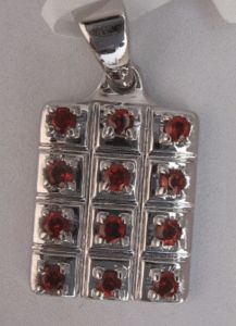 Silver Pendant With Garnet