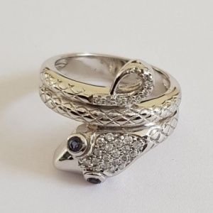 Snake sapphire diamond ring