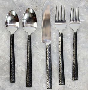 Stainless Steel Hammered Triangle Flatware 5 Pieces Cutlery Set