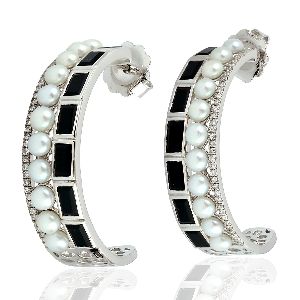 baguette onyx and pearl hoop earring