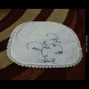 Embroidered tray mat