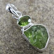 BEAUTIFUL PERIDOT ROUGH GEMSTONES SILVER PENDANT