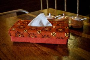 KANTHA TISSUE PAPER HOLDER