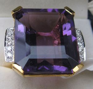 Top Amethyst di ring