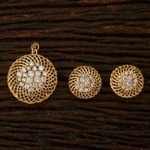 Kundan Pendant Set