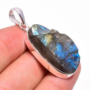 Labradorite Raw Gemstone 925 Sterling Silver Pendant