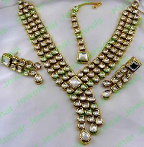 KUNDAN FASHION NECKLACE