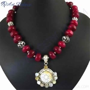 Fantastic Fashionable Gemstone Necklace