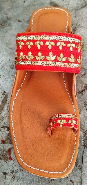 NEW LATEST CASUAL KOLHAPURI CHAPPAL SANDAL SLIPPER DESIGN FOR LADIES -  YouTube