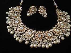 kundan set jewelles