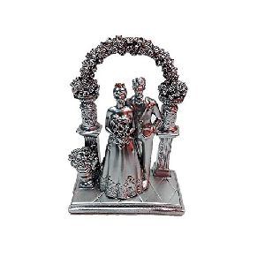 SHOWPIECE IN SILVER COLOR