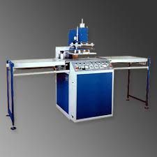 SHUTTLE TRAY PVC WELDING MACHINERY