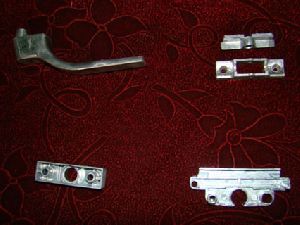 DOOR HANDLE / FITTINGS