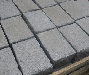 BLACK GRANITE BUSH HAMMERED COBBLE