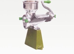 ALUMINIUM FRUIT JUICER