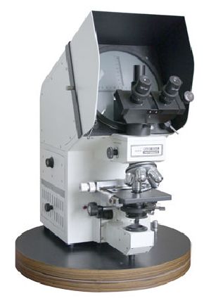 Trinocular Projection Microscope