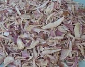 DEHYDRATED PINK ONION FLAKES