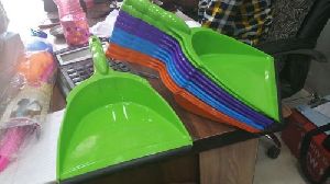 Plastic Dust Pans