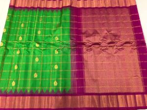 Pure Handloom Gadwal Checks Butta Sarees