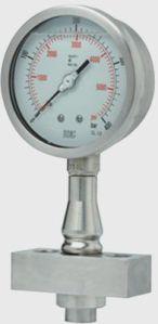 Outlet Pressure Gauge