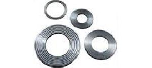 Corrugated metallic gaskets