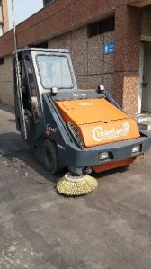 Ride on Road Sweeper Machine