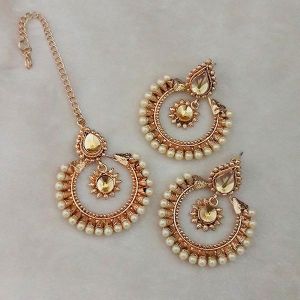 Brown Austrian Stone Earrings With Maang Tikka