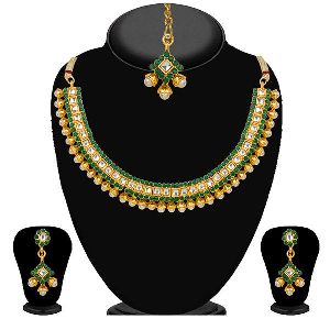 Stone Necklace Set With Maang Tikka