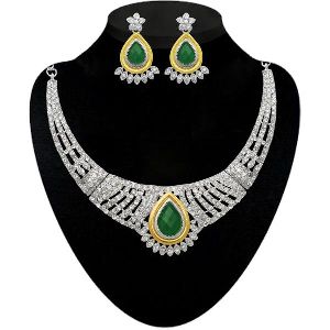 White And Green Stone Necklace Set
