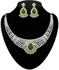 White And Green Stone Necklace Set