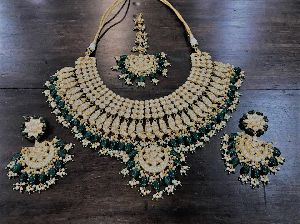 KUNDAN BRIDAL JEWELLERY SET