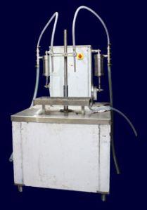 Automatic Liquid Filling Machine