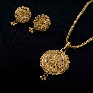 Gold Pendant Set