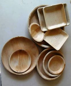 Areca leaf plates and bowls
