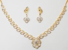 Gold Pretty Necklace Set