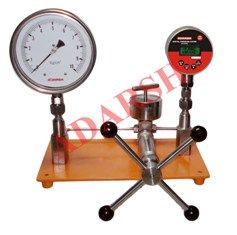 BENCH PRESSURE CALIBRATORS