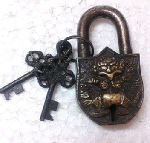 ANTIQUE BRASS TIGER FACE LOCK