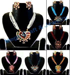 Afghani glass beaded jewelry-kuchi necklace