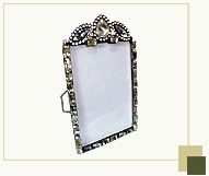 Small photoframe with rectangular yellow glass beads