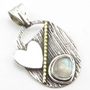 BLUE RAINBOW MOONSTONE PENDANT