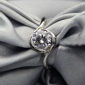 White Round Moissanite Pretty Twisted Wedding ring 925 Sterling silver